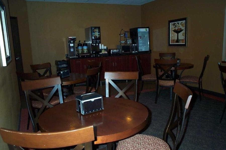 Americas Best Value Inn Big Lake Becker Restaurant photo